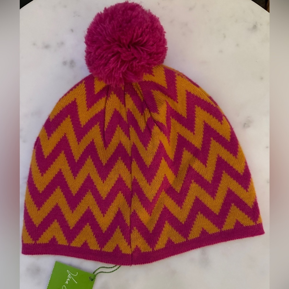 Women's VERA BRADLEY Lightweight Pink Orange Chevron Hat Beanie Pom Pom NEW